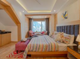 Super Hotel by Perfectstayz Mall Road, hotel di Mussoorie