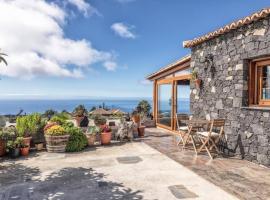 Casa Pedrito - Cozy House, dreamy Terrace & Sea views, hotel in Los Llanos de Aridane