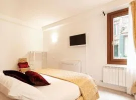 Venice Gold room