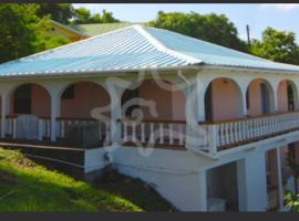 Immaculate 3 Bed Villa & Studio Apartment, cottage in Union