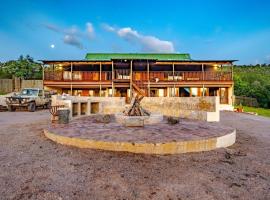 Monkey Mountain Luxury Villa, hotel cu parcare din Naboomspruit