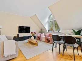 Stylish 2BR with Patio & Parking Near City Center