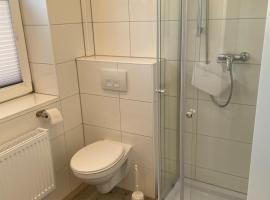 Zimmer 2, Hotel in Sande