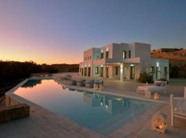 Extravagant Mykonos Villa - 16 Bedrooms - Villa Cronus - Stunning Sea Views - Great for Larger Groups - Kalo Livadi, hotel with jacuzzis in Kalafatis