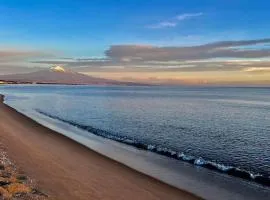 Agnone Beach suite 30 meters away