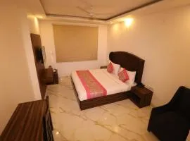 Hotel Kelvish Plaza-Near IGI Airport Terminal-3