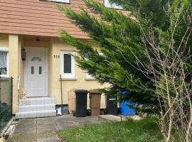 Ferienhaus im Schwarzwald, casa de campo em Pforzheim