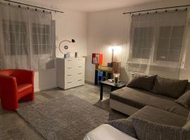 Appartement calme avec jardin, holiday home in Conthey