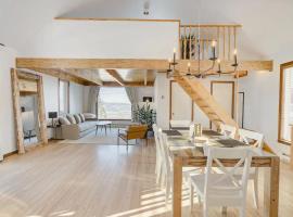 Intimate Apartment with Scenic Views, leilighet i Baie-Saint-Paul