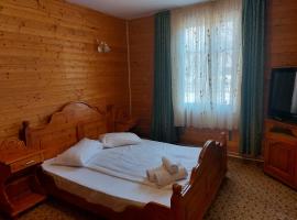 Complex Țurcana Transalpina, hostal o pensión en Şugag