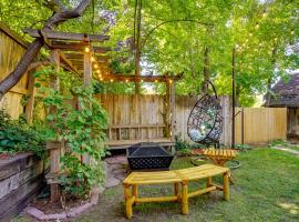 Lovely Salt Lake City Cottage with Outdoor Space!, спа-отель в Солт-Лейк-Сити