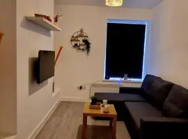 SuperValue Suite 9 - Fast WiFi, Hotel Linen, Keyless Entry, City only 10 Mins - BY PROPERTY PROMISE