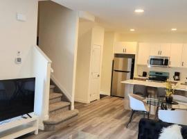 Cozy 3 bedroom townhouse in downtown Edmonton, mökki kohteessa Edmonton