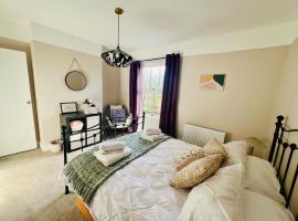 NEW homely countryside escape, hotel in Manningtree