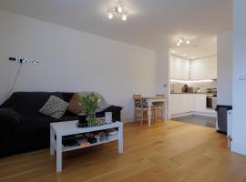 Lovely Modern 1-Bed Flat in Kingston, appartement à Kingston upon Thames