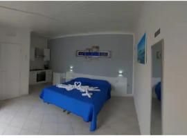 Briciola's rooms，位于切萨雷奥港的酒店