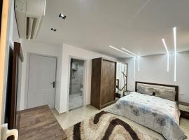 Luxury apartment in Sheikh Zayed City, huoneisto kohteessa Sheikh Zayed