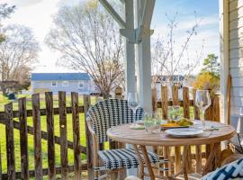 Irvington में, होटल Charming Water View Bike Walk 2 Town and Tides Inn