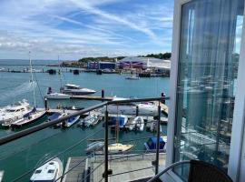 Spinnaker apartment, 3bed with incredible views, hotel em East Cowes