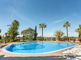 Host Wise - Deluxe Spacious House with Terrace & Jacuzzi
