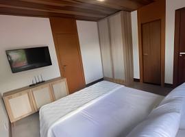 Casa confortável em condomínio, hotel in Barra Grande