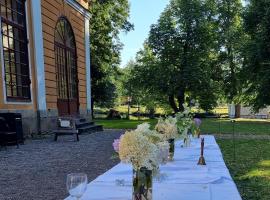 Lövstabruks Värdshus och Brukshotell, hotel v destinaci Lövstabruk