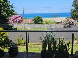 Spacious 1 bedroom flat with lovely sea view, hotel in Hibberdene