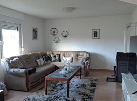 Apartment Arija, Familienhotel in Zalužnica