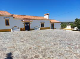 Monte Santiago, hotel di Fronteira