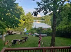 Lake Front Home 15 Min from BlueRidge Mountains.