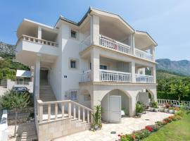 Apartments with a parking space Podaca, Makarska - 6736, hôtel à Podaca