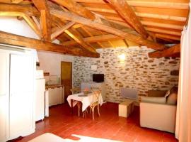 Chambres lou castel, guest house in Malves-en-Minervois