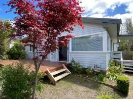 Cheerful Mountain Cottage, 'Lynette'