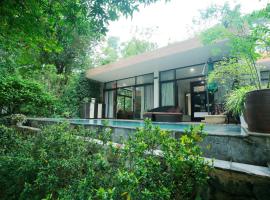 Flamingo Villa Owner_ Villa in Đại Lải Vĩnh Phúc, cabaña o casa de campo en Dai Lai