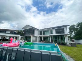 Desaru 20Pax Cozy Chill villa Private Pool, cottage in Johor Bahru
