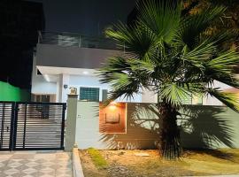 Comfy Stayz Bungalow A-21, cottage in Noida