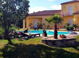Villa de 2 chambres avec piscine privee terrasse et wifi a Lalbenque, hotel in Lalbenque