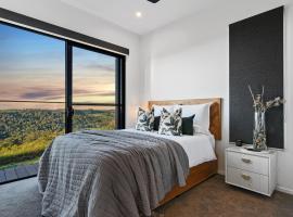 The Ridge at Maleny 3 Bedroom Deluxe Residence、マレニーのシャレー