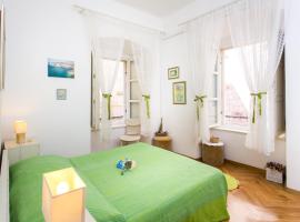 Apartments Adriana Flora, מלון בדוברובניק