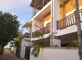 Room in Villa - Surf 247 weligama - Deluxe Double Room with Side Sea View
