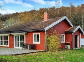 4 Bedroom Gorgeous Home In Lyngdal