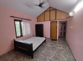 VISHWAS HOME STAY, hotel with parking in Suratakal