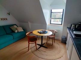 Studio moderne à Sauzon avec WIFI et vue sur le port - FR-1-418-189，位于索宗的公寓