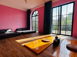 Thong Dong Homestay, golfový hotel v destinaci Phước Lý