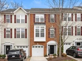 Charming Townhome Oasis, hotell i Richmond