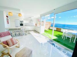 Ático -Penthouse Jardines de Adnania en Marina del Este con vistas al mar, hotel i La Herradura