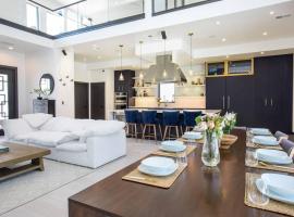 Luxury Mansion in Englewood, hotel v destinaci Englewood