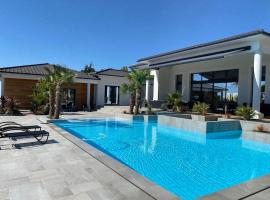 La Villa Milana 500m² : piscine chauffée, SPA, sauna, hammam, hotel em Beaupuy
