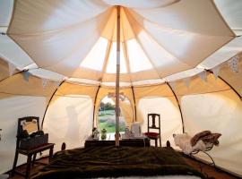 Woodland View - Sleeps up to 2, double bed, Glampingunterkunft in Dungarvan