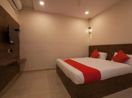 Hotel Holiday, готель у місті Гайдарабад